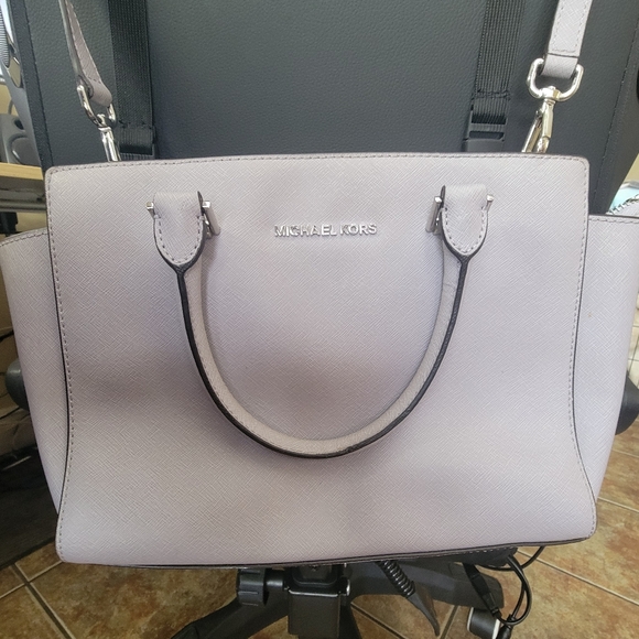 Light Purple Michael Kors Purse - Picture 3 of 3